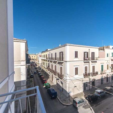 B&B Camera A Sud Mare' Trani Exterior photo