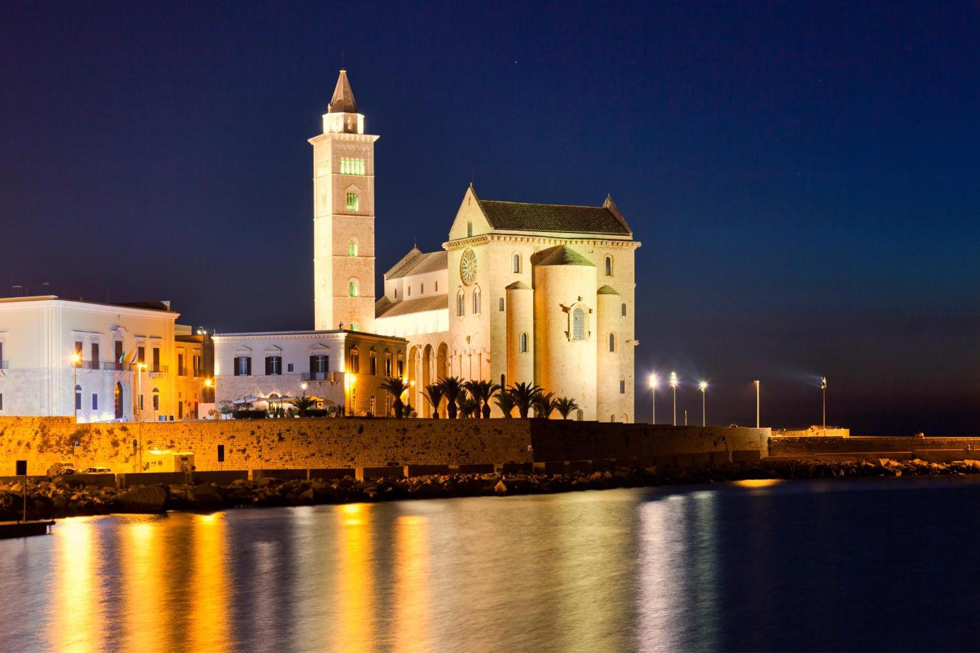 B&B Camera A Sud Mare' Trani Exterior photo